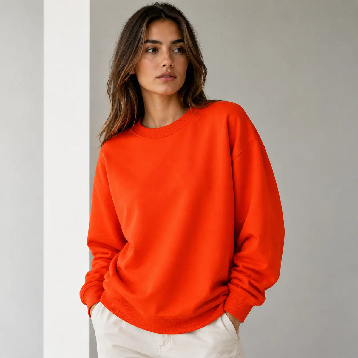 Classic Fit - Felpa girocollo essenziale in cotone